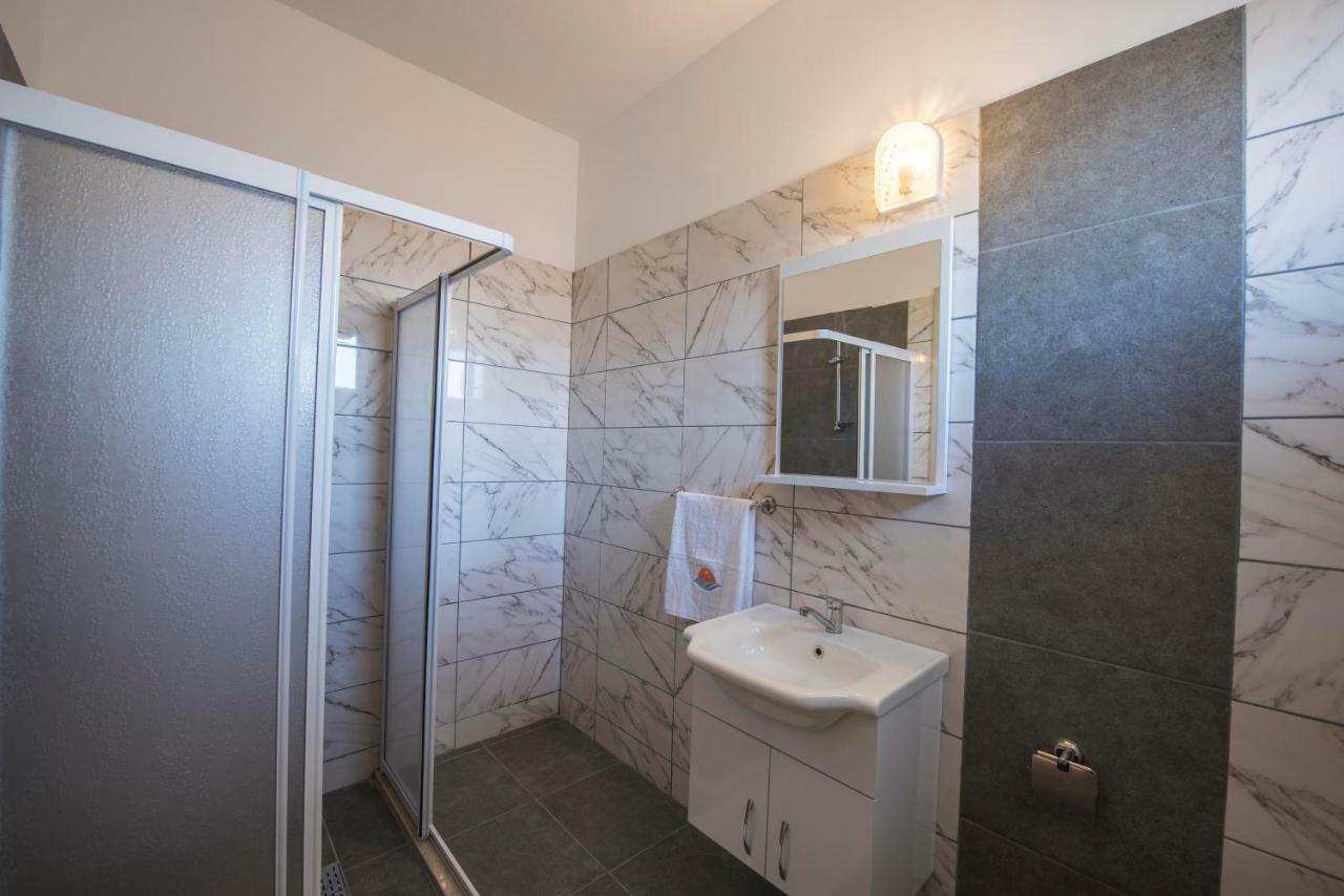 Deniz Airport Suites นิโคเซีย ภายนอก รูปภาพ