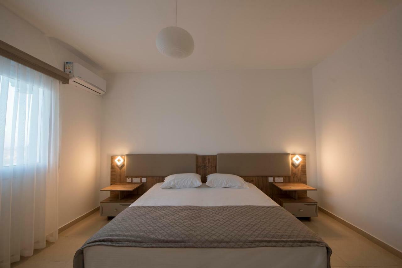 Deniz Airport Suites นิโคเซีย ภายนอก รูปภาพ