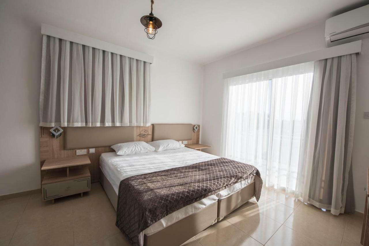 Deniz Airport Suites นิโคเซีย ภายนอก รูปภาพ