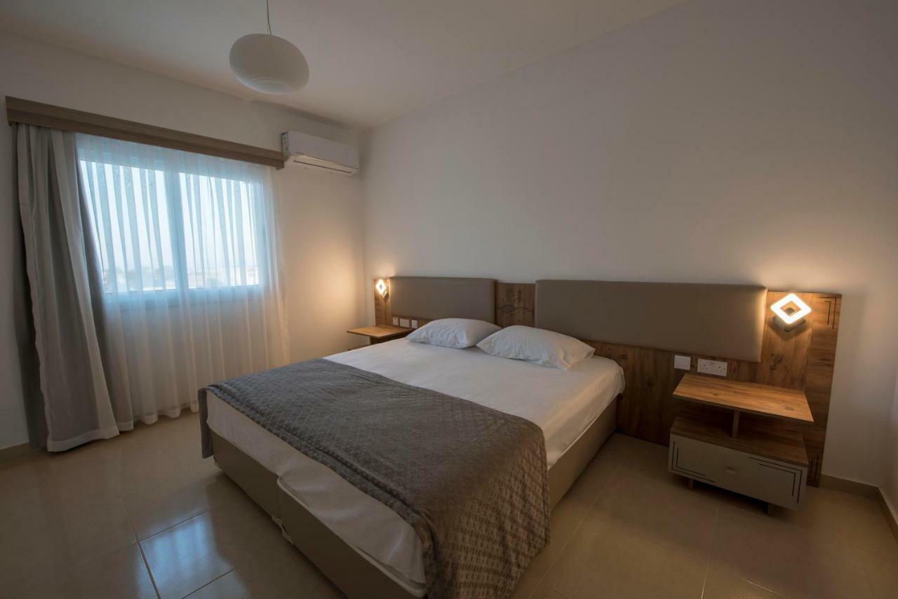 Deniz Airport Suites นิโคเซีย ภายนอก รูปภาพ