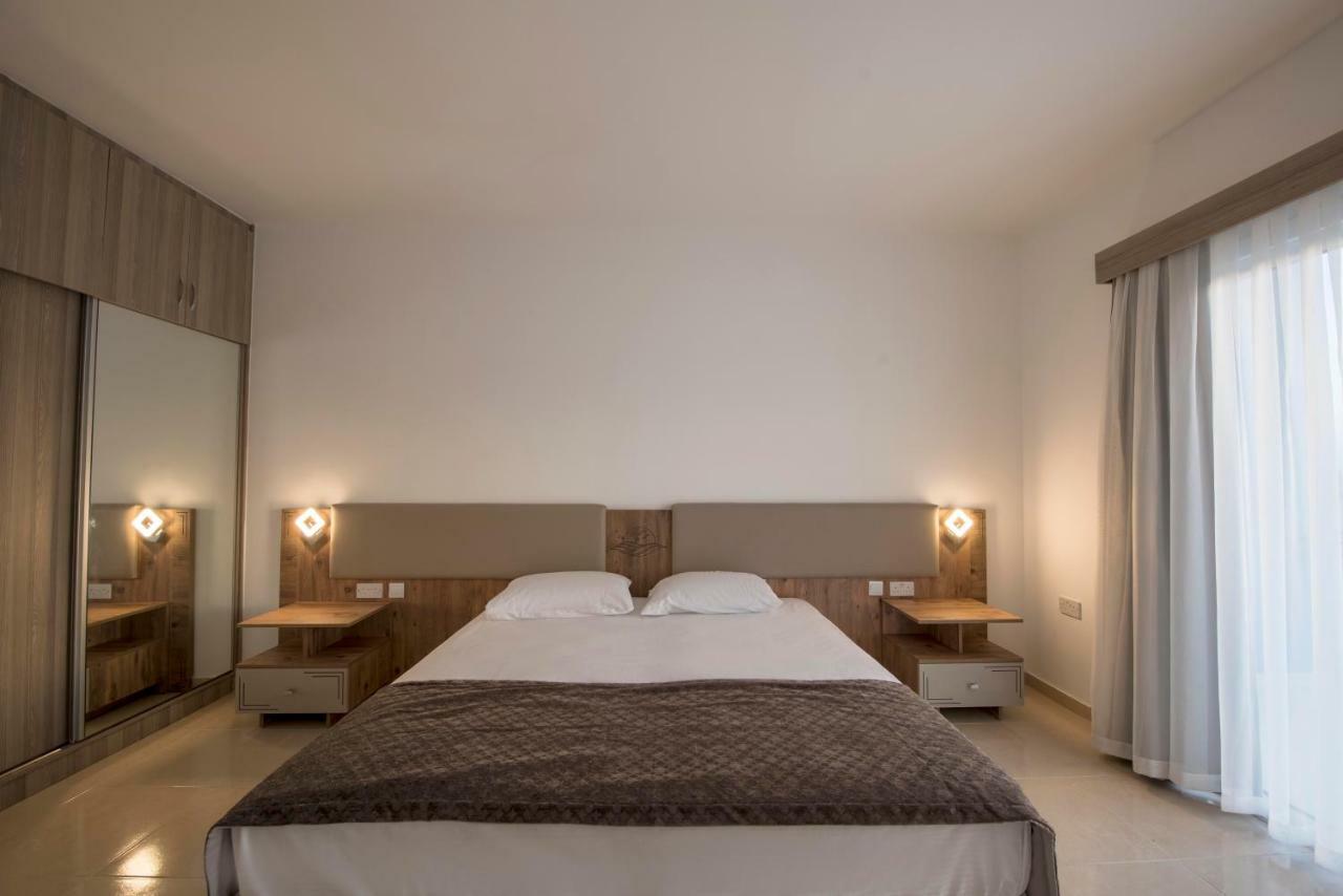 Deniz Airport Suites นิโคเซีย ภายนอก รูปภาพ