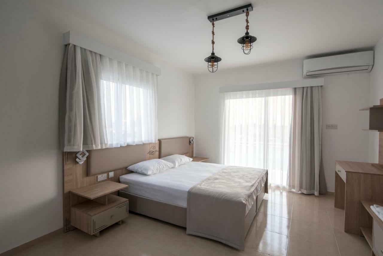 Deniz Airport Suites นิโคเซีย ภายนอก รูปภาพ