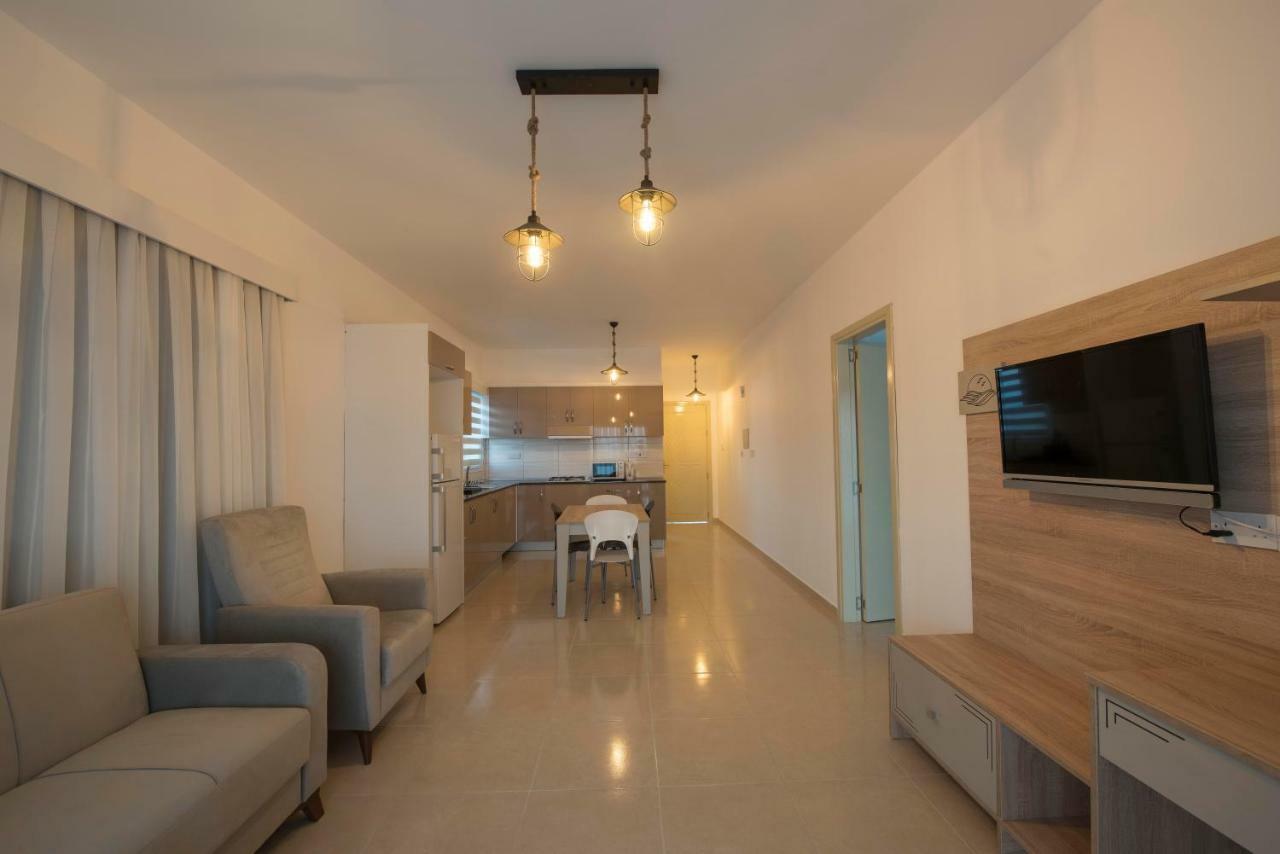 Deniz Airport Suites นิโคเซีย ภายนอก รูปภาพ