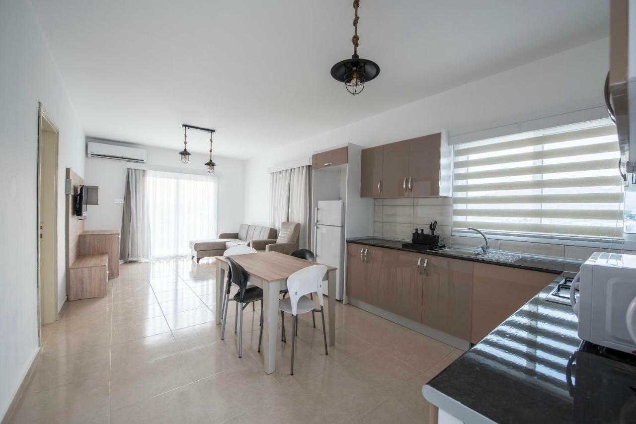 Deniz Airport Suites นิโคเซีย ภายนอก รูปภาพ