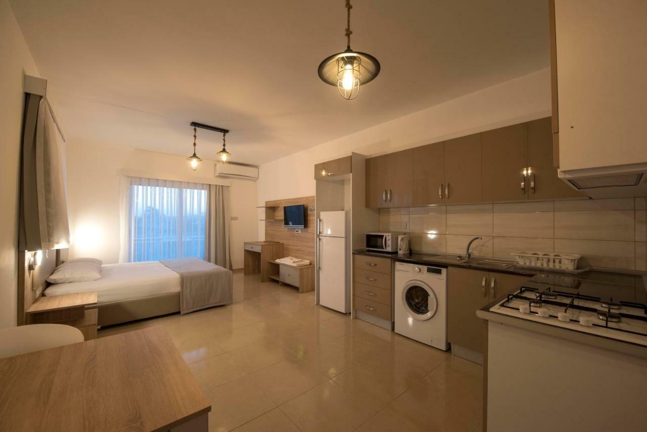 Deniz Airport Suites นิโคเซีย ภายนอก รูปภาพ